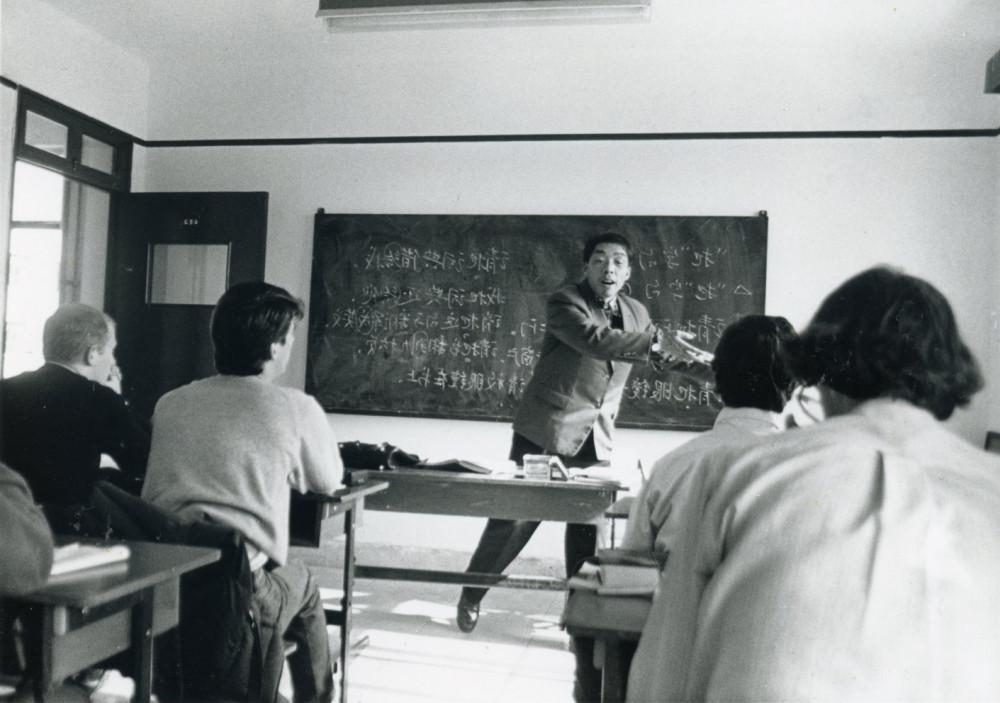 Beloit学生在上海复旦大学上课.